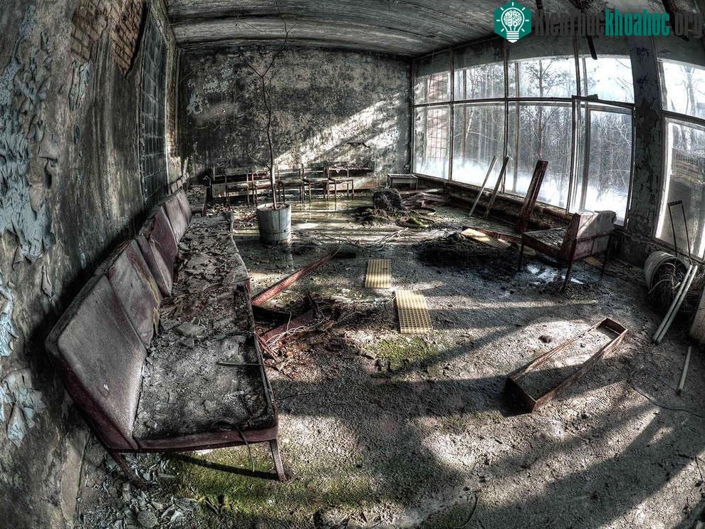 Chùm ảnh 30 năm thảm họa nhà máy điện nguyên tử Chernobyl ảnh 18