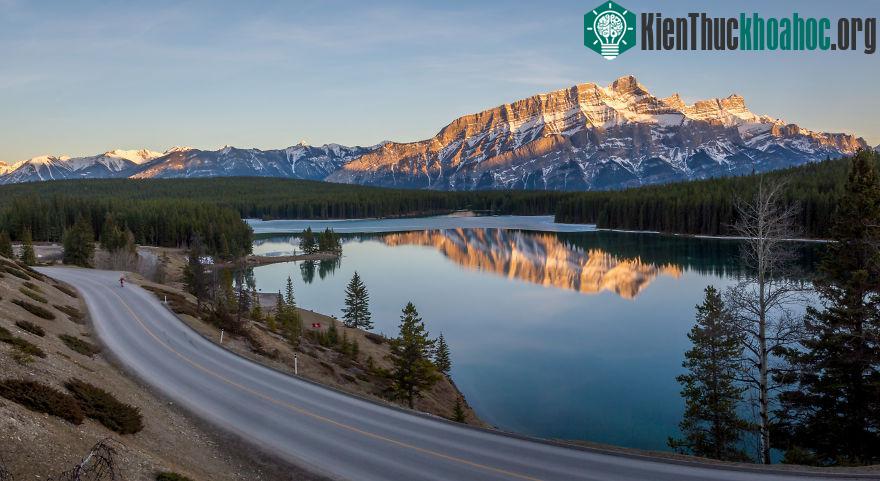 Khám phá thiên nhiên hùng vĩ của đất nước thanh bình Canada ảnh 19