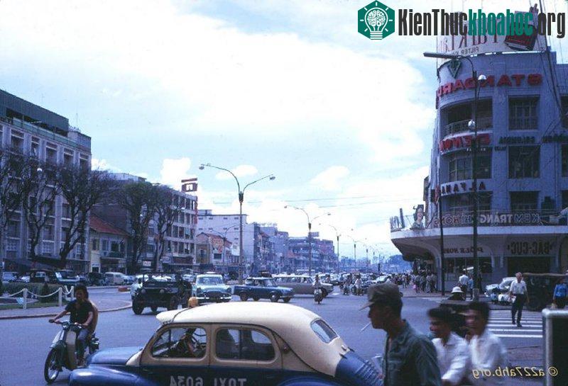 Thương xá Tax năm 1969.