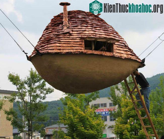 Nhà bay bằng bùn tại Nhật