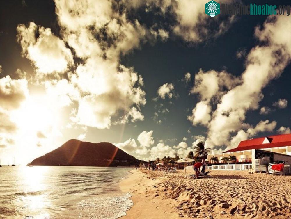 Giống như phần còn lại của vùng Caribbean, quốc đảo Saint Lucia này chưa bao giờ biết đến mùa đông.