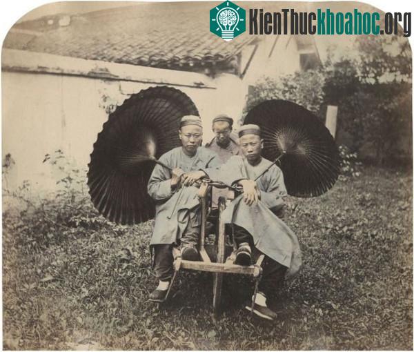 Cuối thời nhà Thanh, xe tự hành một bánh là phương tiện giao thông điển hình ở Thượng Hải.