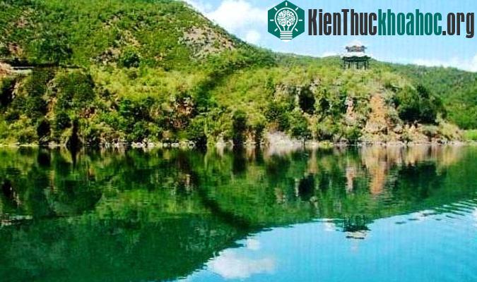 "Phật ngủ" ở đảo Vương Kỷ hồ Lô Cô