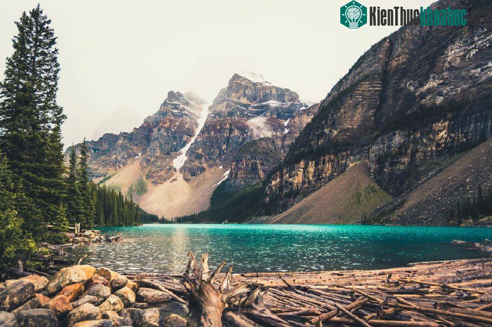 Khám phá thiên nhiên hùng vĩ của đất nước thanh bình Canada ảnh 2
