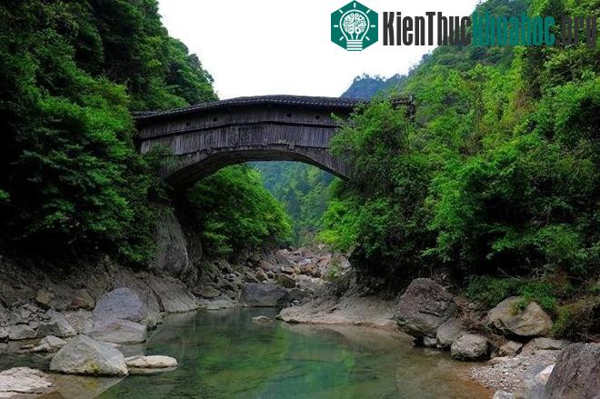 Cách biệt với những thành phố hiện đại ồn ào, ngôi làng cổ là nơi tuyệt vời cho những người cảm thấy áp lực với cuộc sống.