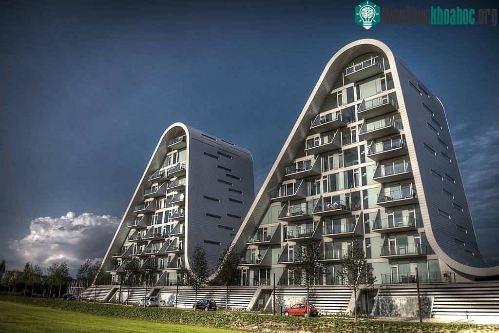 Tòa nhà chung cư Wave (Làn sóng) có thiết kế đặc biệt, bao gồm tổng cộng 115 căn hộ.