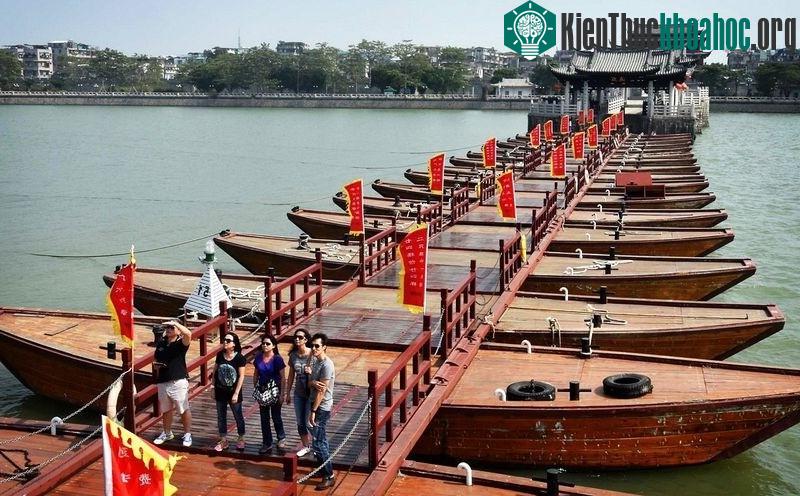 Quảng Tế được xây dựng làm cầu phao từ thời nhà Tống, năm 1170.