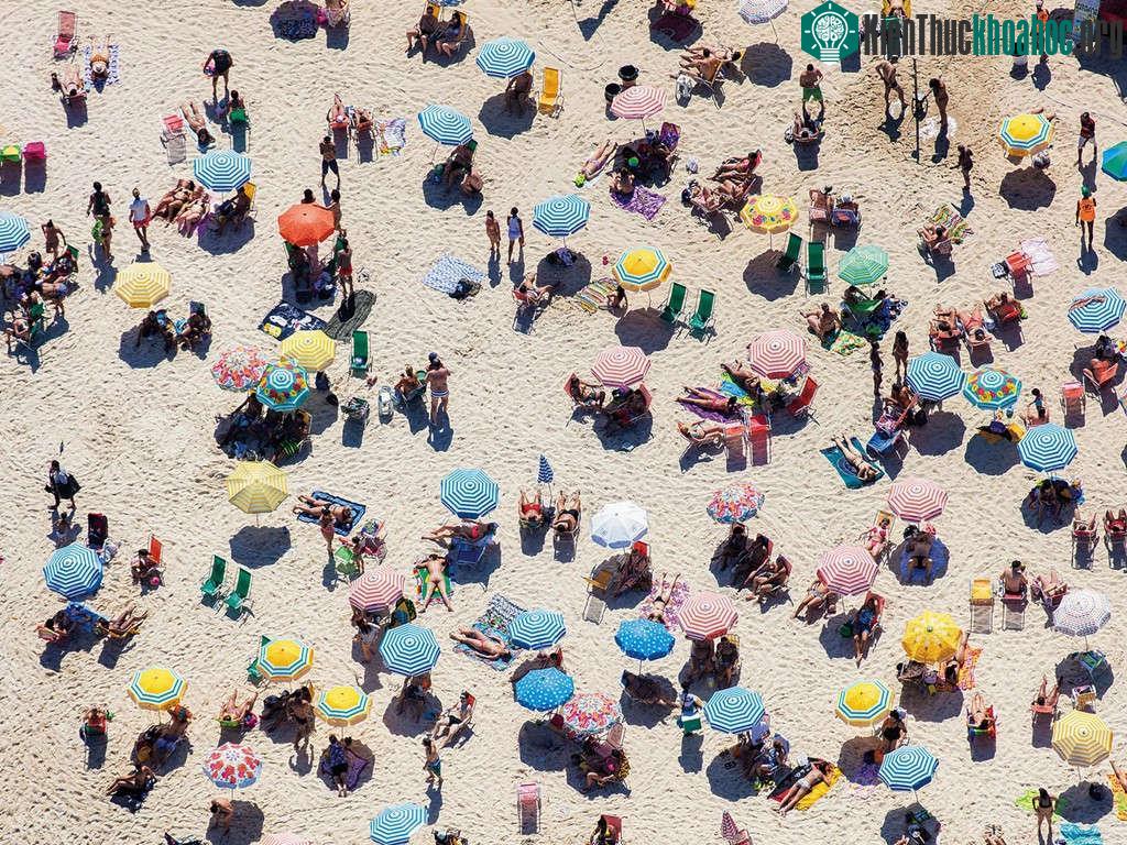 Bãi biển Ipanema, Rio de Janeiro, Brazil.