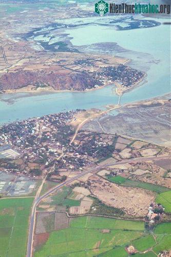 Một thị trấn gần Phan Rang.