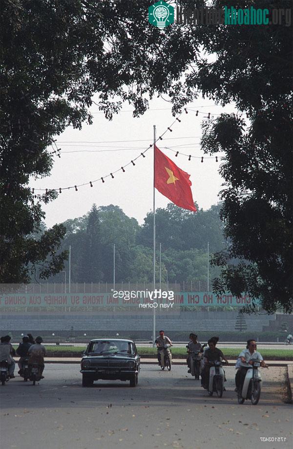 Quảng trường Ba Đình nhìn từ phía đường Điện Biên Phủ.