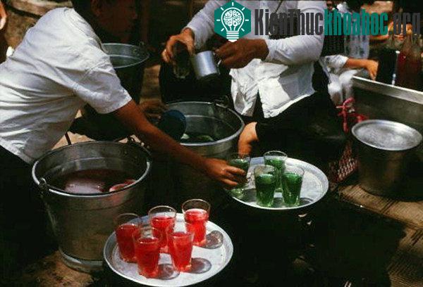 Siro ướp lạnh, món giải khát lý tưởng của thành phố có 2 mùa: nóng và rất nóng.