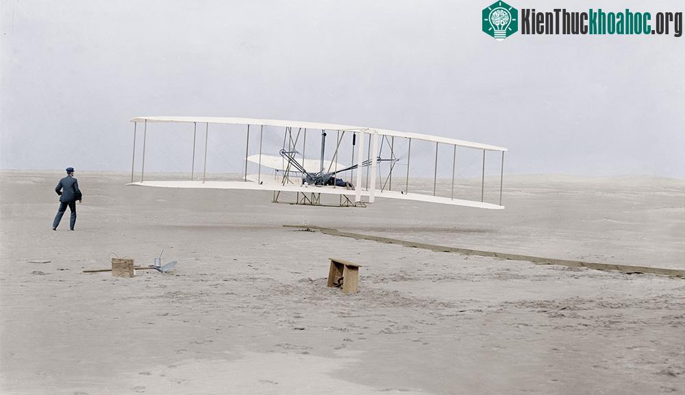 Chiếc máy bay của anh em nhà Wright năm 1903