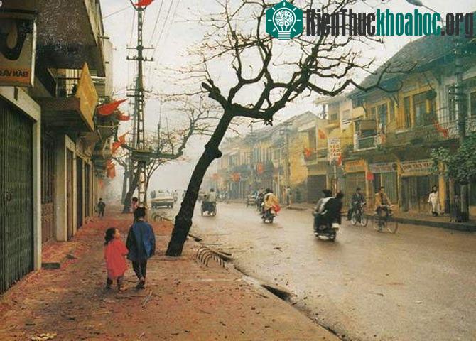Đường phố Hà Nội những ngày Tết.