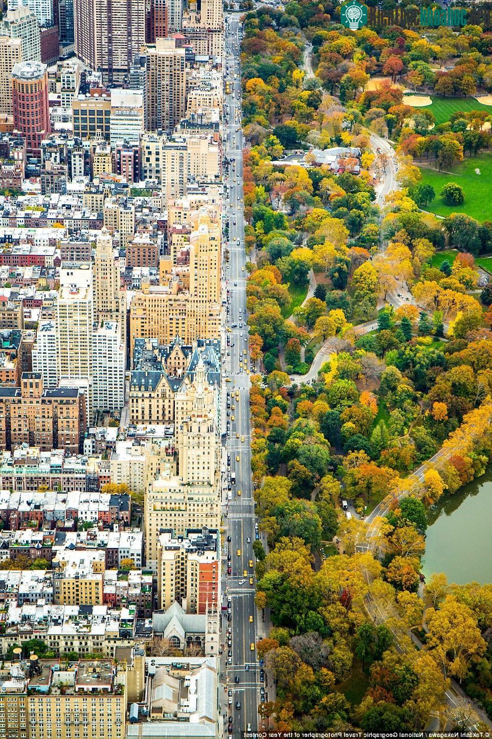 Nhìn từ trực thăng, công viên trung tâm và những tòa nhà của thành phố New York (Mỹ) như chia làm hai thế giới riêng biệt. (Ảnh: Kathleen Dolmatch).