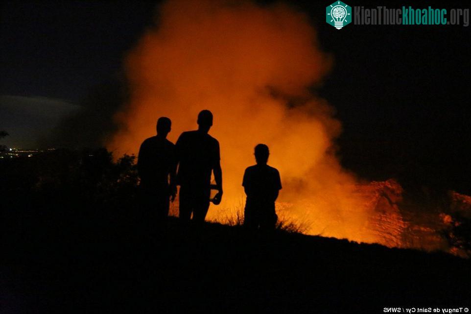 Rất đông du khách đã tới núi lửa Masaya ở Nicaragua để tận mắt chiêm ngưỡng vẻ đẹp của hồ dung nham cực hiếm này.