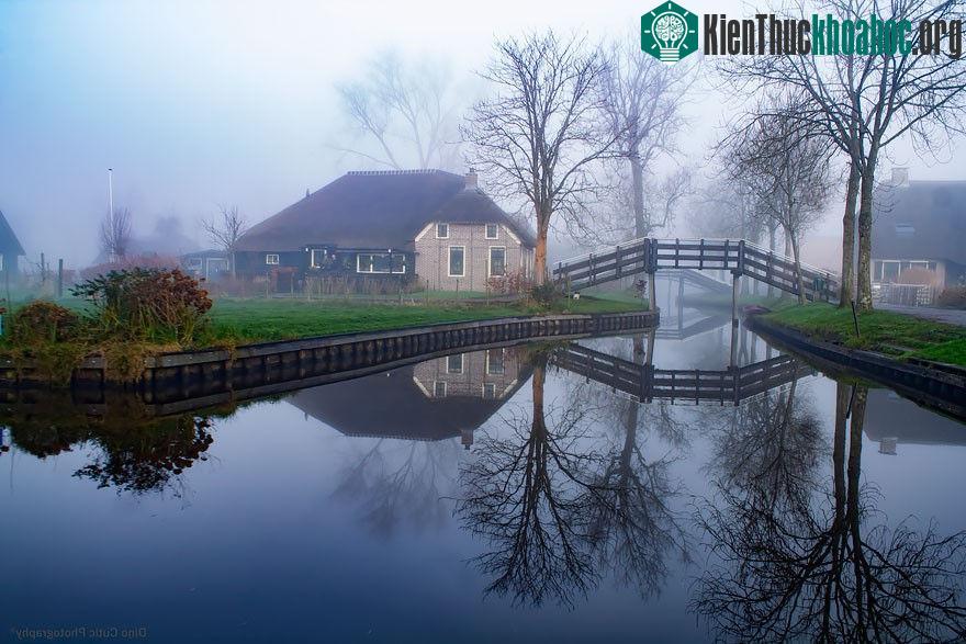 Giethoorn là ngôi làng rất yên bình.