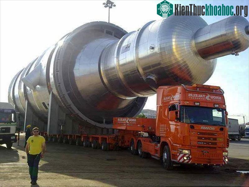 Đây là một đầu máy phun nước khổng lồ.