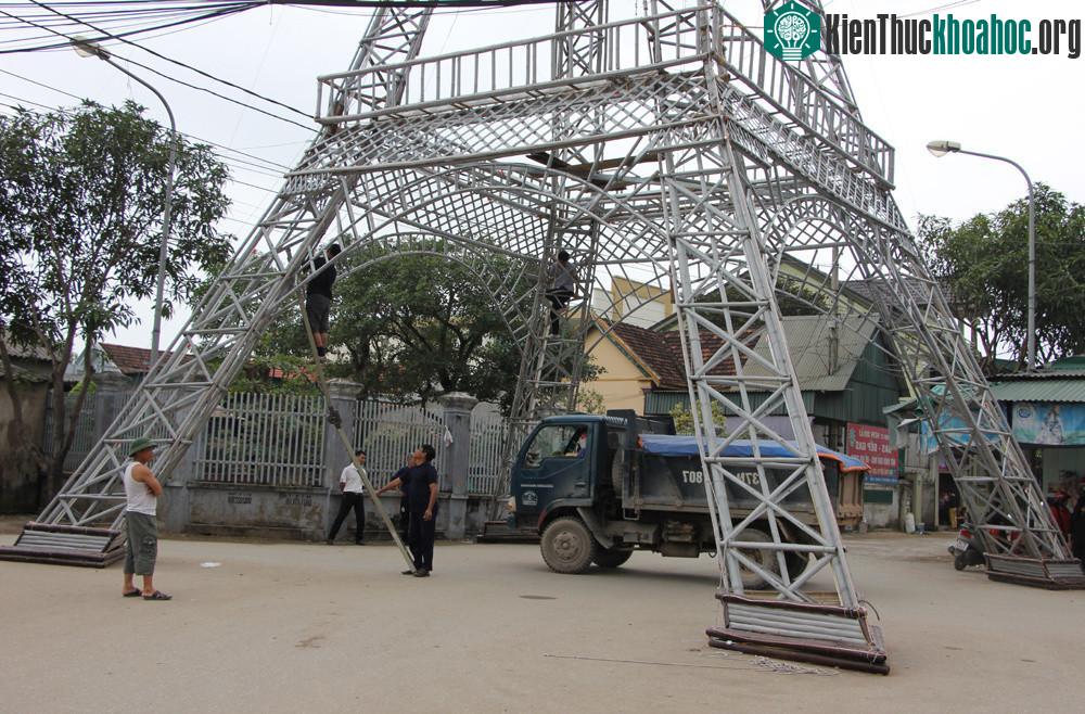 Kinh phí để hoàn thành công trình này khoảng 60 triệu đồng. Tất cả đều do người dân tự nguyện đóng góp"