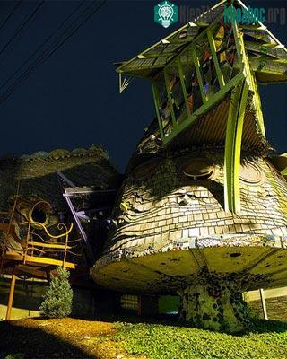 Những ngôi nhà kỳ quái trên thế giới
