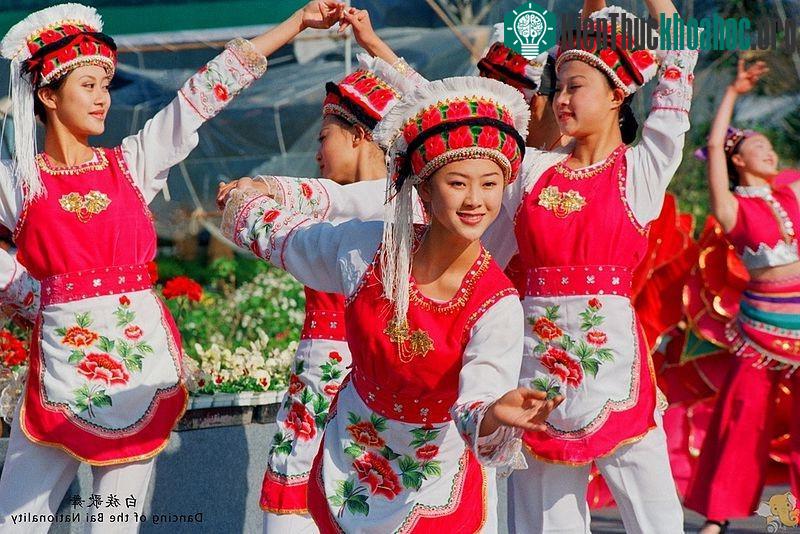 Chính phủ không cho xây dựng các công trình hiện đại trong khu thành cổ, do đó kiến trúc nơi đây vẫn mang đậm nét truyền thống. Khu nhà mới cách đó khoảng 10 km. (Ảnh: Veton).