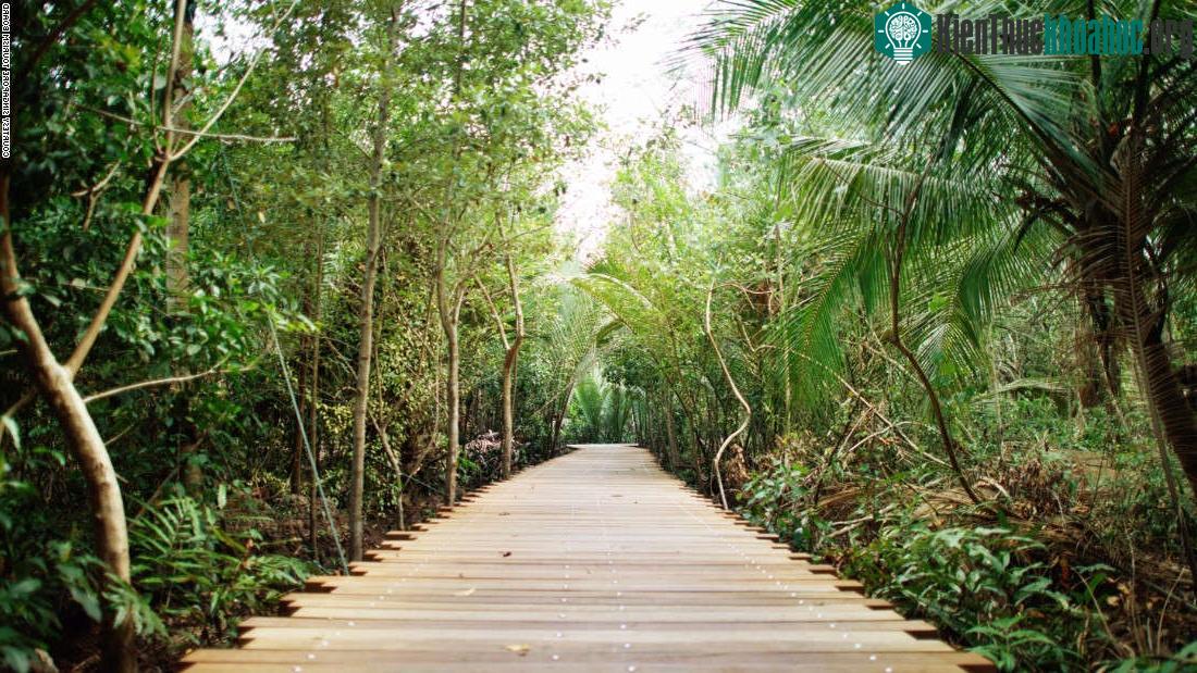 Có hệ sinh thái đa dạng và độc đáo, hòn đảo nhỏ Pulau Ubin vẫn gìn giữ được nét đặc trưng với một khu làng truyền thống dù cách đảo lớn Singapore chỉ 10 phút đi thuyền.