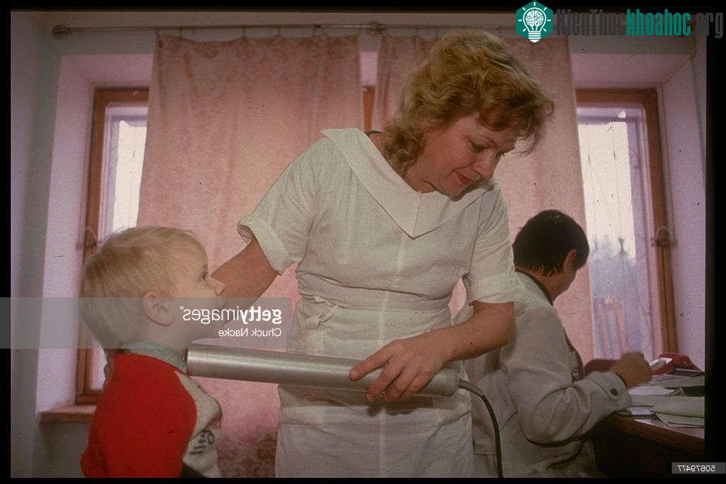 Các lò phản ứng Chernobyl sau vụ nổ, ngày 26 tháng tư năm 1986.