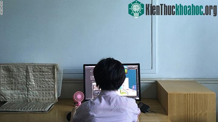 Một sinh viên khoa Kiến trúc và vật liệu công trình ở đại học Bình Nhưỡng.