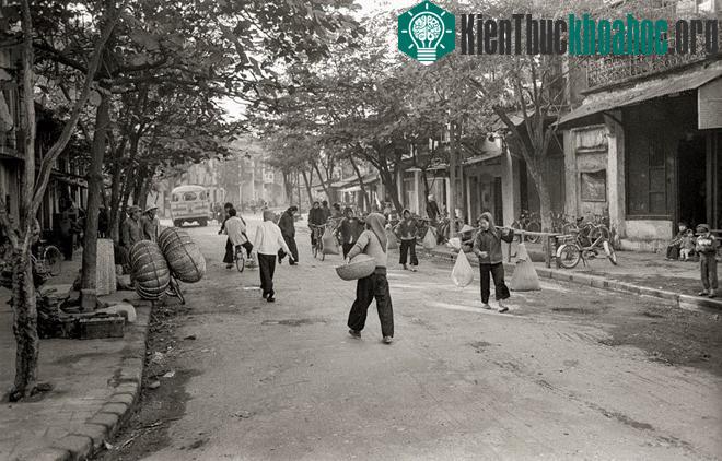 Hà Nội thời bao cấp qua ảnh nhà ngoại giao Anh ảnh 6