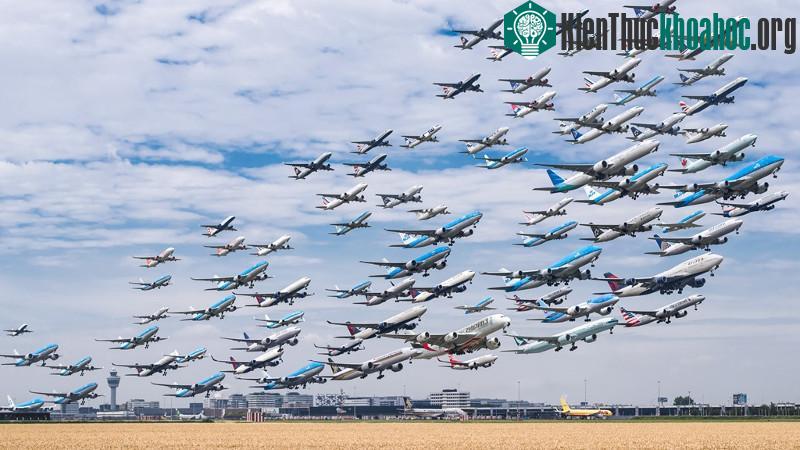 Sân bay Amsterdam Schiphol, Hà Lan.