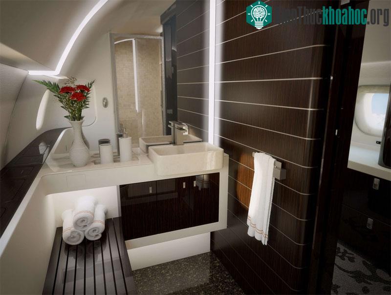 Nhà tắm rộng rãi, sang trọng và lịch thiệp.