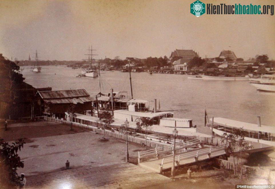 Vẻ đẹp của thiên đường nhiệt đới khi chưa có bóng dáng du khách ở bến tàu Naval.