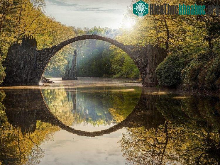 Cầu Rakotzbrücke (Kromlau, Đức)