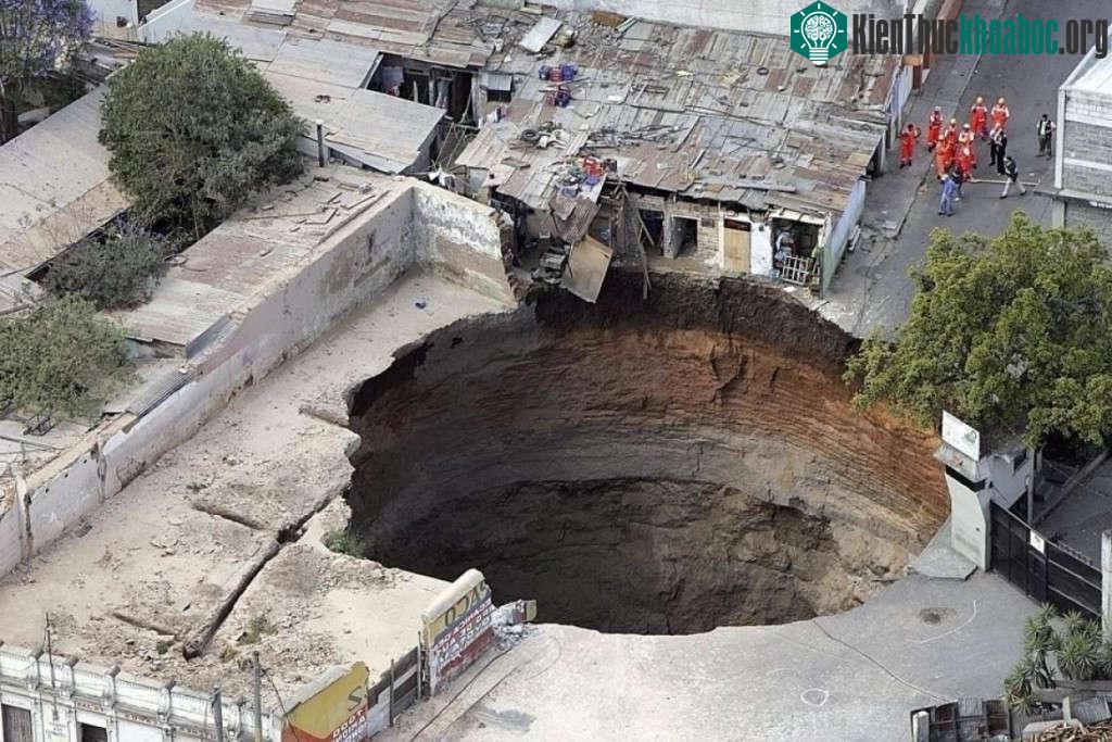 Hố sụt Guatemala