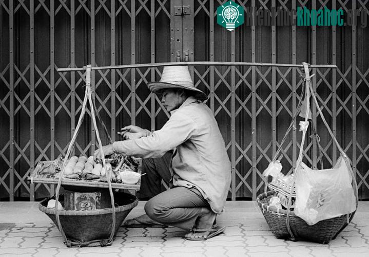 Gánh hàng trứng gà nướng, 1996.