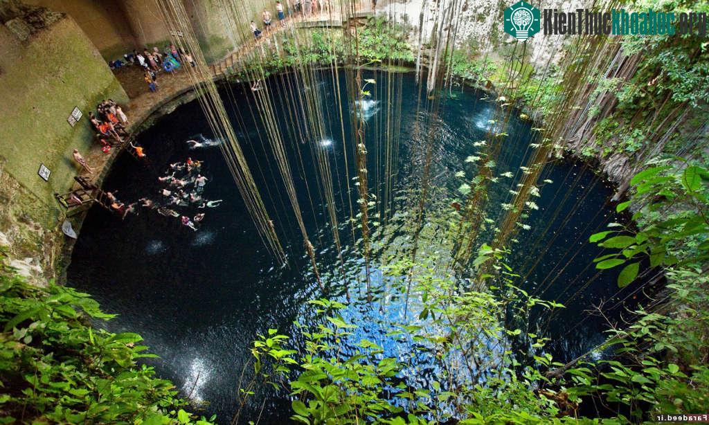 Giếng Ik-Kil, Yucatan, Mexico