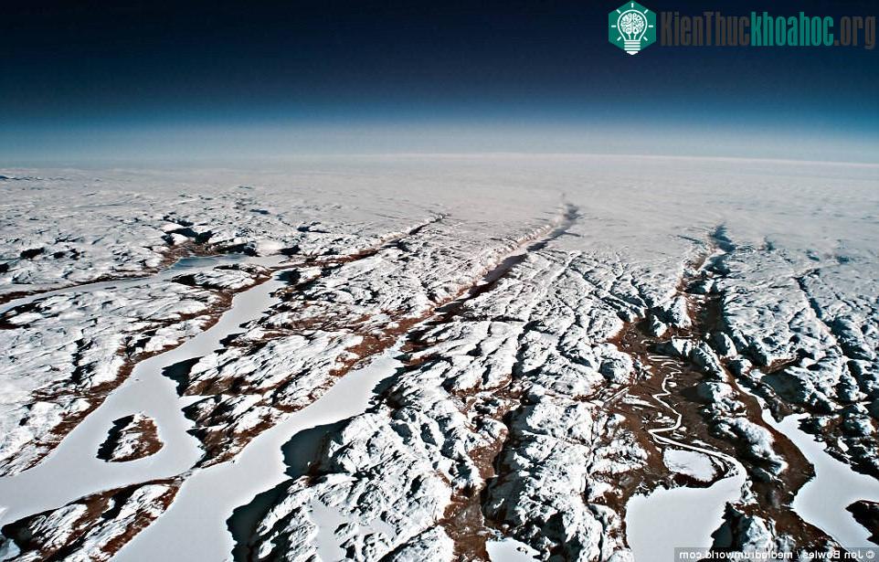 Bờ biển Labrador của Canada đóng băng. Đây là khu vực đất liền của tỉnh Newfoundland và Labrador.