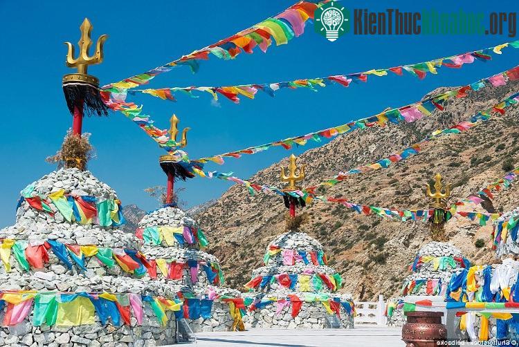 Một ngôi chùa bằng đá ở Meidai Lamasery (Nội Mông, Trung Quốc)