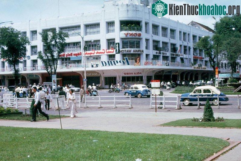 Thương xá Tax năm 1965.