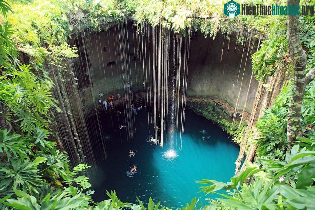 Hố sụt Ik Kil, bán đảo Yucatan, Mexico