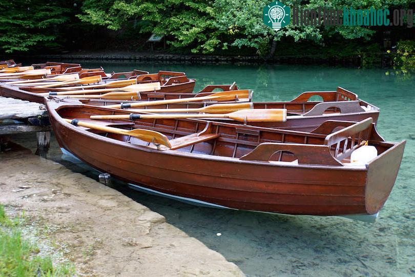 Khung cảnh đẹp ngỡ ngàng của vườn quốc gia Plitvice, Croatia ảnh 9