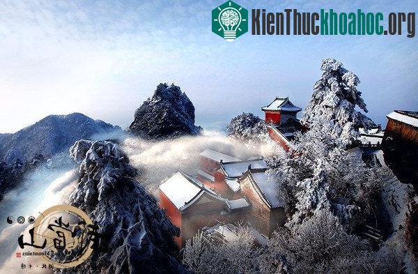 Chùm ảnh tuyết rơi sớm, phủ trắng núi Võ Đang