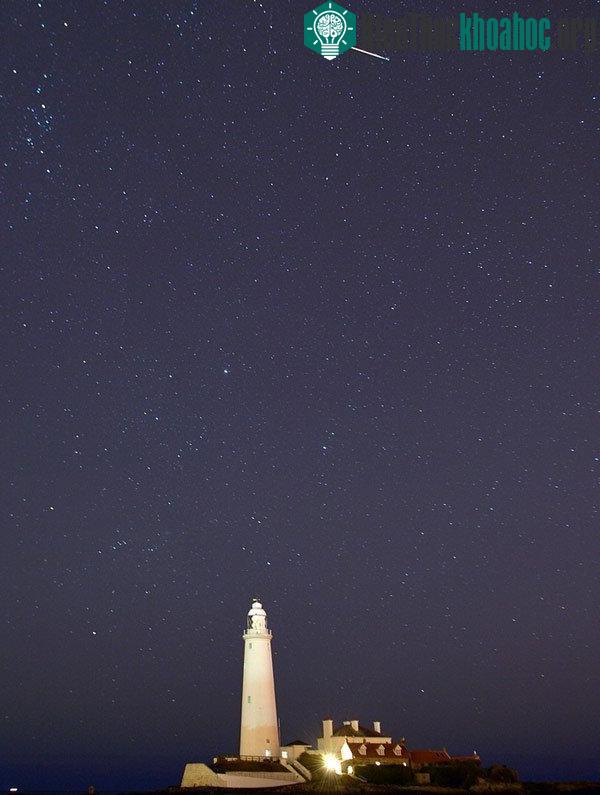 Chùm ảnh mưa sao băng Perseid lớn nhất năm 2015