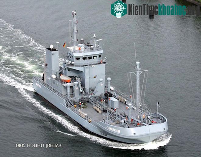 Tàu hút dầu tràn lớp Bottsand Type 738 thuộc biên chế Hải quân Đức. Từ năm 1984 đến nay, Đức đưa vào hoạt động hai con tàu lớp Bottsand. Đây là một tàu phụ trợ của lực lượng hải quân. (Ảnh: Gizmodo)