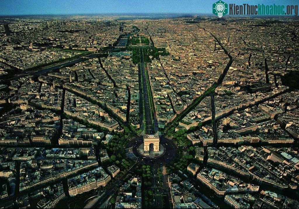 Paris, Pháp