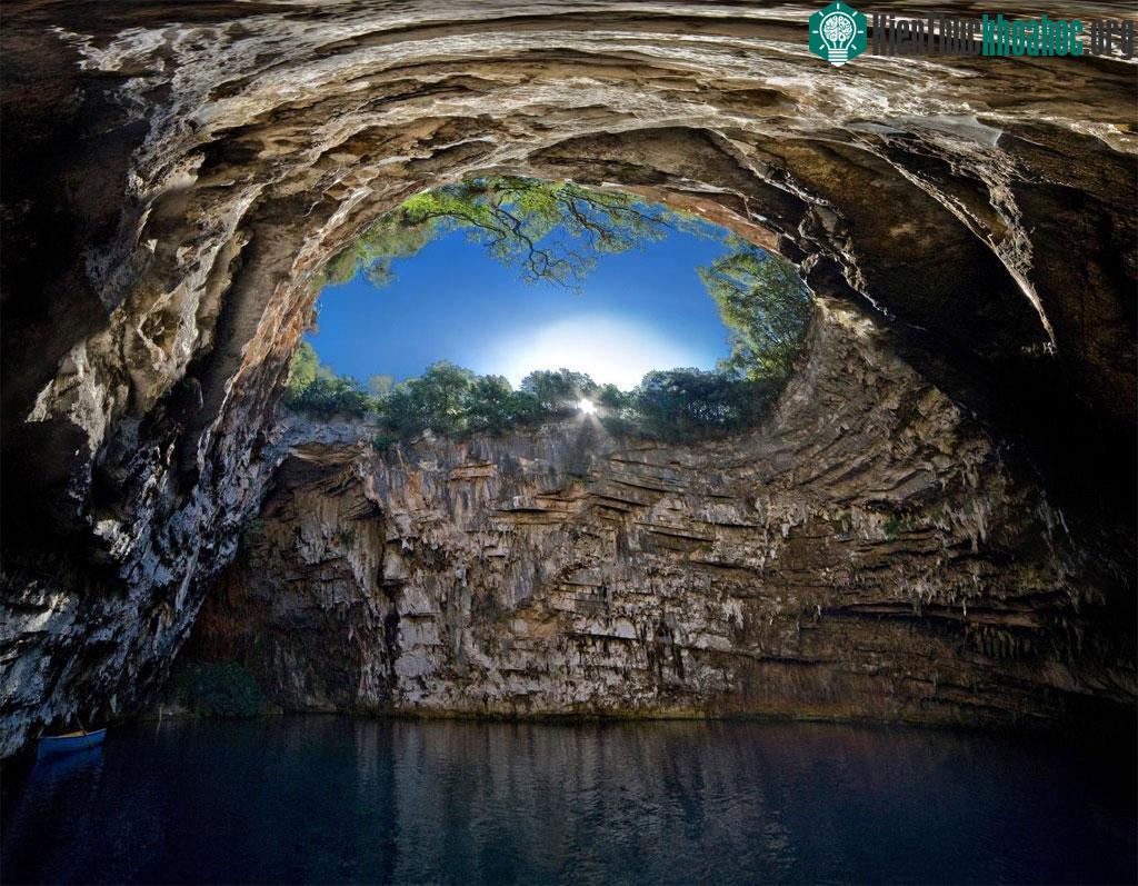 Hồ Melissani Cave (Hy Lạp)