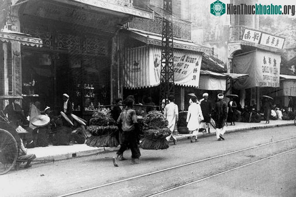 Khám phá cuộc sống ở Việt Nam 100 năm trước ảnh 0