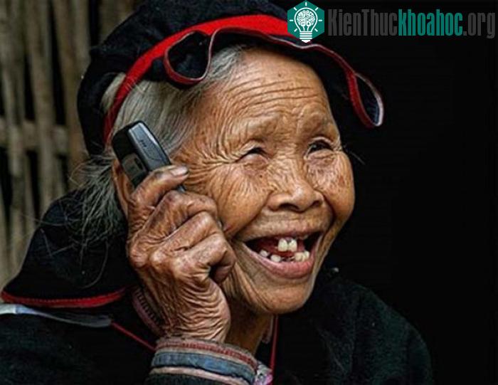 Nụ cười tuổi xế già: "Không răng" vẫn đẹp ảnh 0