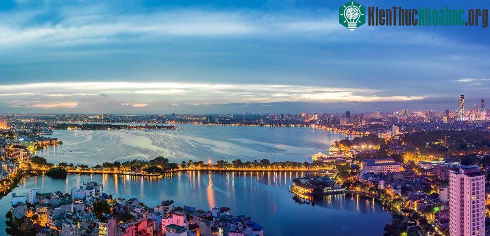 Tác phẩm "Chiều Hồ Tây" của tác giả Đào Văn Vinh.