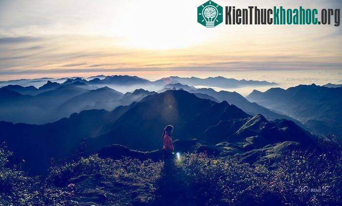 “Người đàn bà giữa bình minh”- (Ảnh: Pham_An)