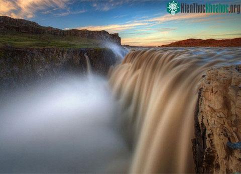 Dettifoss thuộc Công viên quốc gia&nbsp;Vatnajökull,&nbsp;đông bắc Iceland.